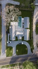 492 Abrahams Path in Amagansett, NY - Building Photo - Building Photo