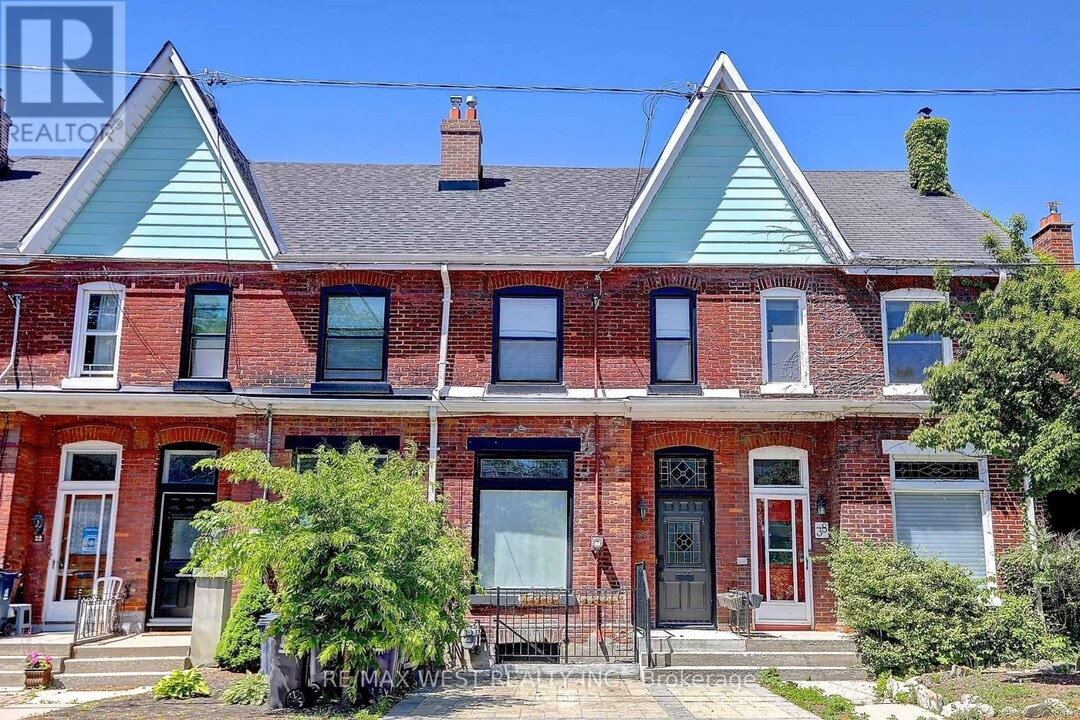 36 Kennedy Ave in Toronto, ON - Building Photo