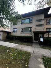 6655 S Sacramento Ave in Chicago, IL - Building Photo - Building Photo