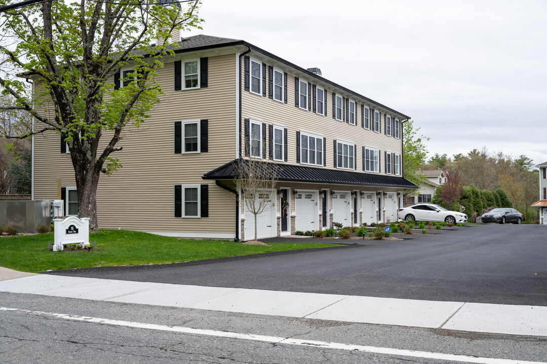 Georgiaville Place Condominiums in Smithfield, RI - Building Photo