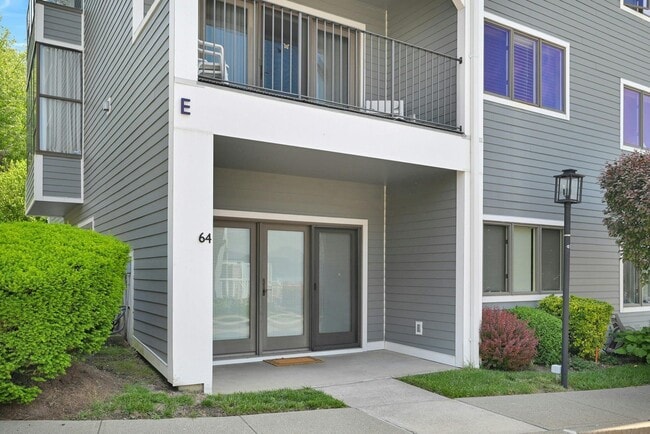 property at 64 Hudson Point Ln