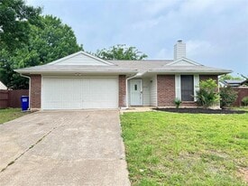 3514 Riverview Dr in Corinth, TX - Building Photo