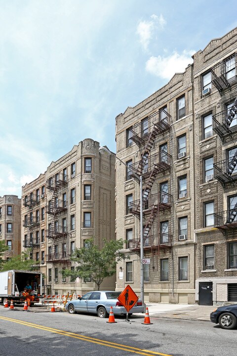 102-104 Convent Ave in New York, NY - Building Photo