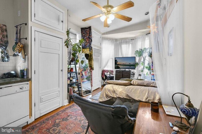 858 N 25th St in Philadelphia, PA - Building Photo - Building Photo