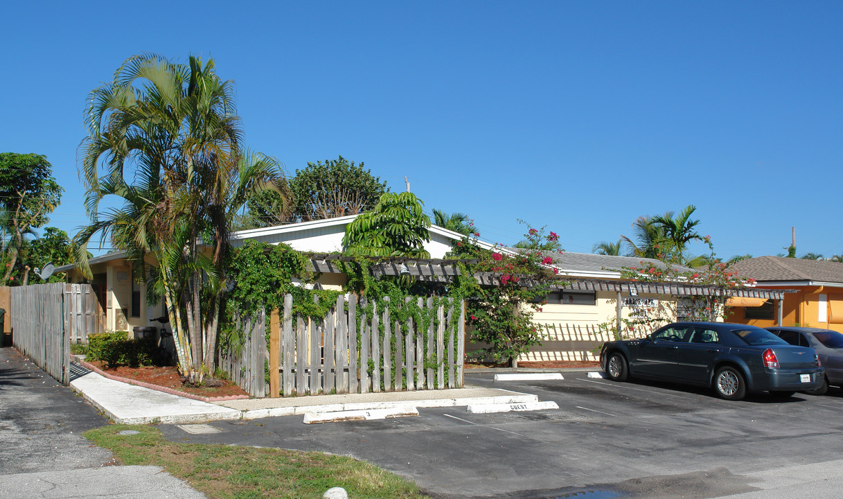 Arbor Apartments in Oakland Park, FL - Foto de edificio