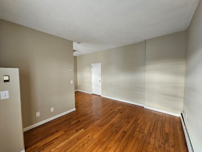 335 Wells St, Unit 21 in Bridgeport, CT - Building Photo - Building Photo