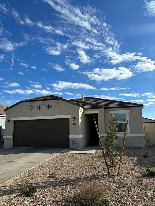 5179 E Emery Rd in San Tan Valley, AZ - Foto de edificio