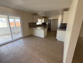 14940 Gayhead Rd in Apple Valley, CA - Building Photo - Building Photo