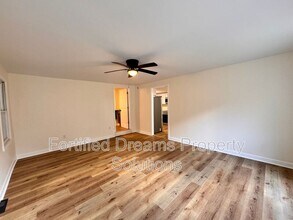 94 Camp Branch Rd in Black Mountain, NC - Foto de edificio - Building Photo