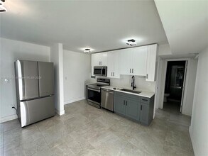 911 79th Terrace-Unit -C in Miami Beach, FL - Building Photo - Building Photo