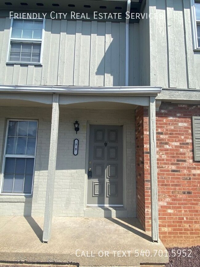 7 Holly Ct in Harrisonburg, VA - Foto de edificio - Building Photo