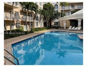 1280 S Alhambra Cir in Coral Gables, FL - Building Photo - Building Photo