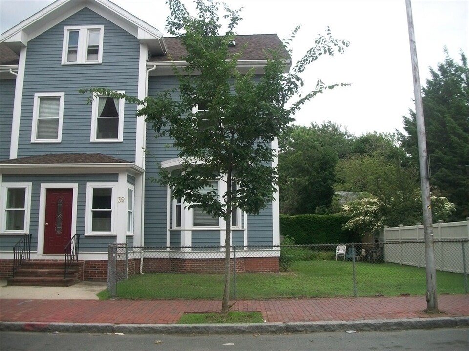 32 Magazine St in Cambridge, MA - Building Photo