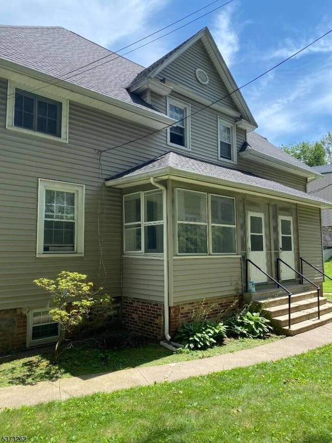property at 40 King St