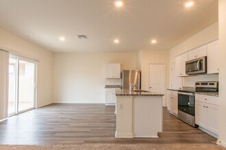 5403 Pearl Mdw in Converse, TX - Building Photo - Building Photo