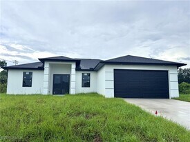 3304 67th St W in Lehigh Acres, FL - Building Photo