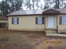 2310 Beachview Dr in Albany, GA - Building Photo