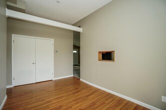 4375 Ashgrove Dr in Grove City, OH - Building Photo - Building Photo