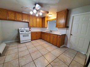 1415 De Witt Ave in Sanger, CA - Building Photo - Building Photo