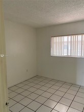 600 NW 32nd Pl-Unit -504 in Miami, FL - Building Photo - Building Photo