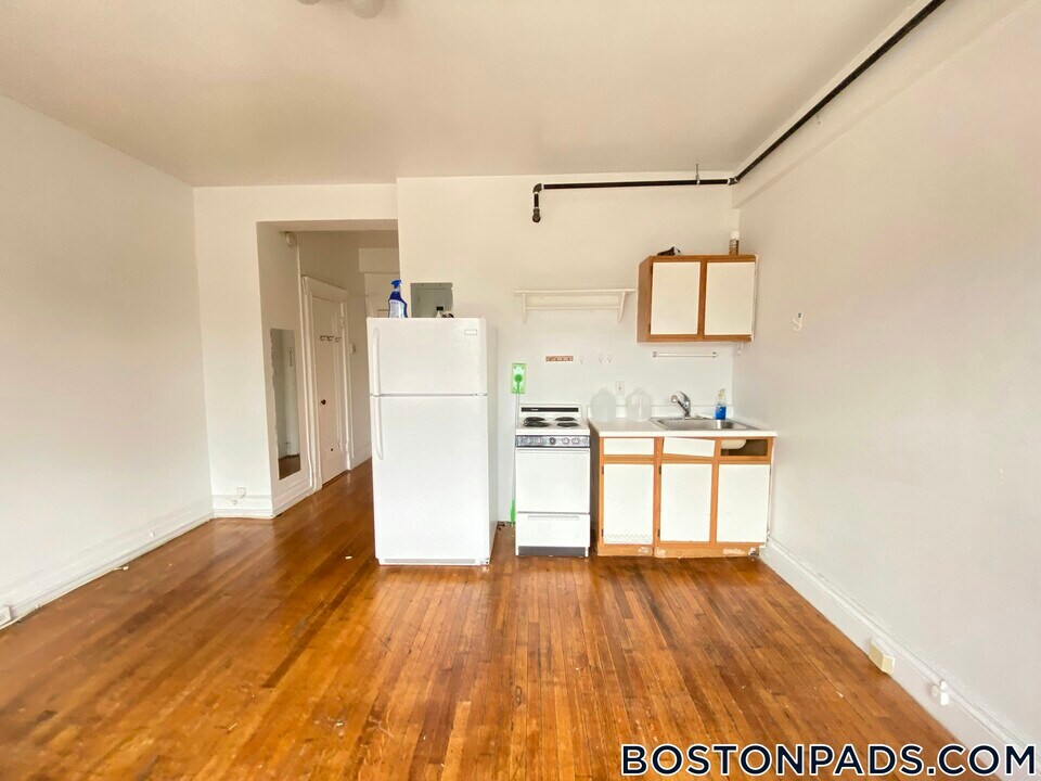 270 Huntington Ave in Boston, MA - Building Photo