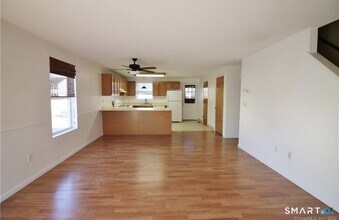 37 Summersweet Dr in Glastonbury, CT - Building Photo - Building Photo