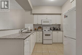 2119 Lake Shore Blvd W in Toronto, ON - Building Photo - Building Photo