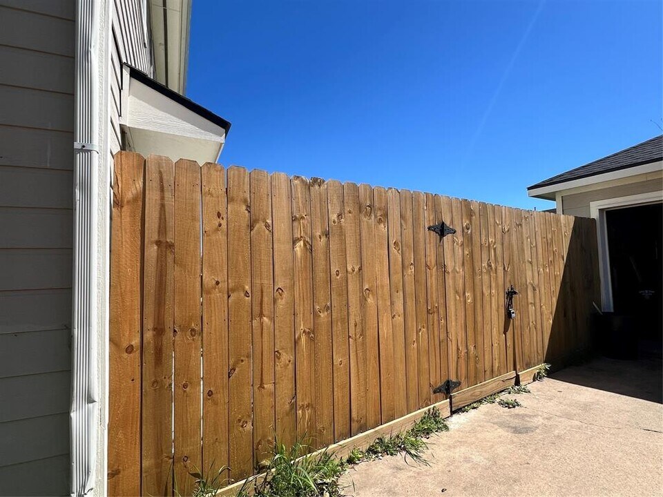 19803 Hidden Shadow Ln in Cypress, TX - Building Photo