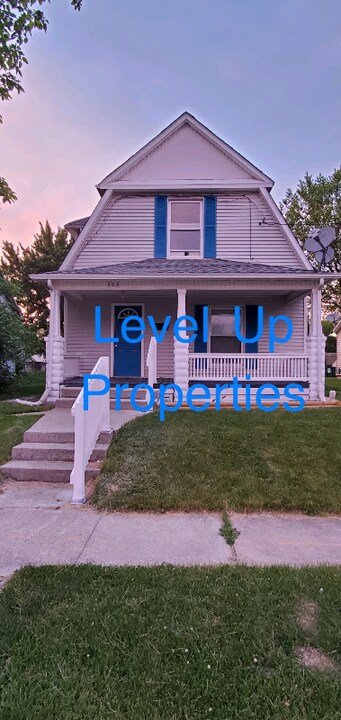 705 Fairview Ave in Lima, OH - Building Photo