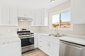8401 Dube Ct in Santee, CA - Building Photo - Building Photo