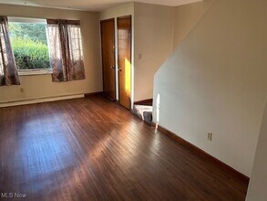 1286 N Chapel St in Louisville, OH - Building Photo - Building Photo