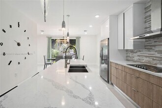 1020 NE 17th Terrace in Fort Lauderdale, FL - Building Photo - Building Photo