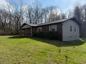 34 Fortune St in Black Mountain, NC - Building Photo - Building Photo