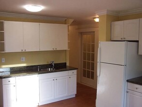 19 Stow St in Waltham, MA - Building Photo - Building Photo