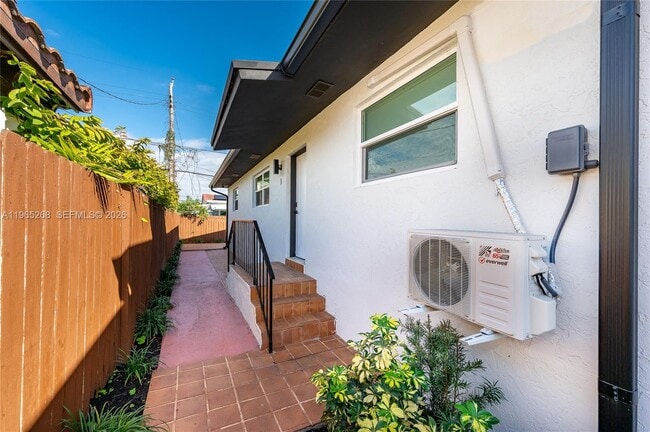 3321 NW 19th Terrace in Miami, FL - Building Photo - Building Photo