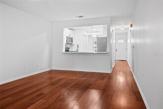 14818 Winding Creek Ct in Tampa, FL - Building Photo - Building Photo