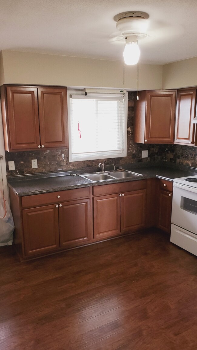 519 N Patsy St, Unit #1 in Mediapolis, IA - Building Photo - Building Photo