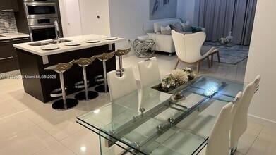 7751 NW 107th Ave, Unit 707 in Doral, FL - Building Photo - Building Photo