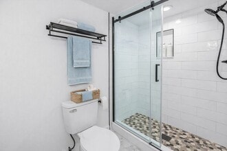 9613 Tara Cay Ct in Seminole, FL - Foto de edificio - Building Photo