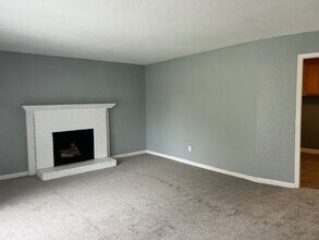 374 Burton Ave in Rohnert Park, CA - Building Photo - Building Photo