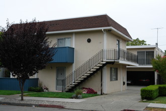 1124 Paloma Ave in Burlingame, CA - Building Photo - Building Photo