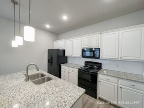 1725 102nd St in Lubbock, TX - Building Photo - Building Photo