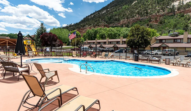 Red Cliff in Durango, CO - Building Photo