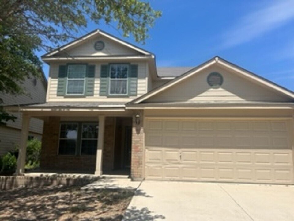 8407 Silver Brush in San Antonio, TX - Building Photo