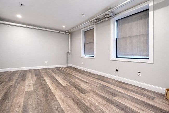 546 Isham St, Unit AA in New York, NY - Building Photo - Building Photo