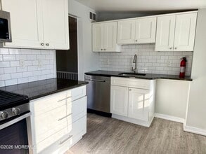 138 Broadway in Ocean Grove, NJ - Building Photo - Building Photo