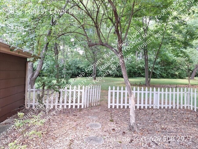 9012 Forest Lawn Dr in Brentwood, TN - Building Photo - Building Photo
