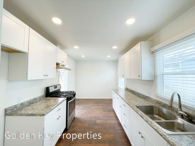 608 S Clementine St in Oceanside, CA - Building Photo - Building Photo