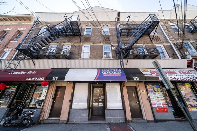 property at 21R Monroe St