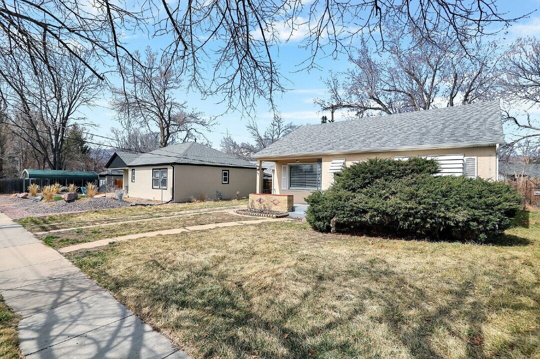 2318 Templeton Gap Rd in Colorado Springs, CO - Building Photo